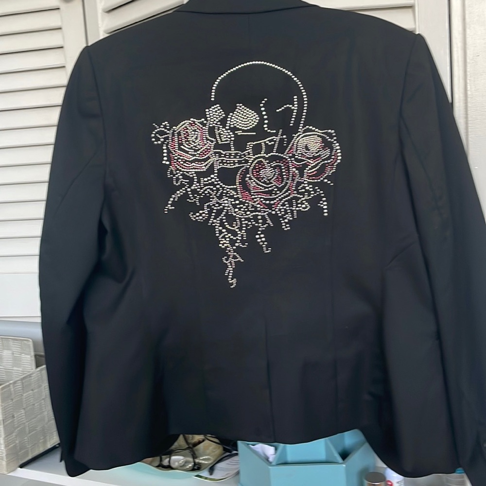Black blazer with skull